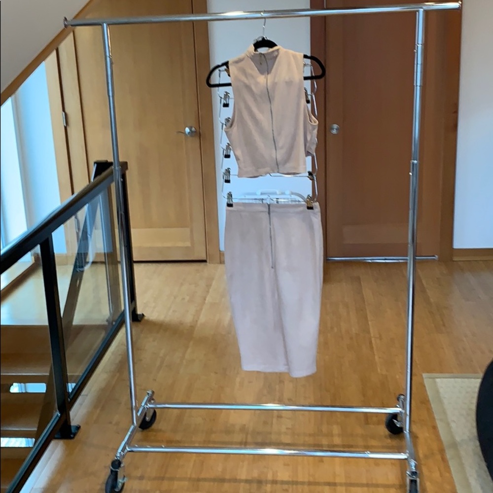 Two piece set - Picture 4 of 5